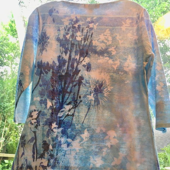 Pretty "watercolor" Floral tee - Coldwater Creek - Picture 5 of 10